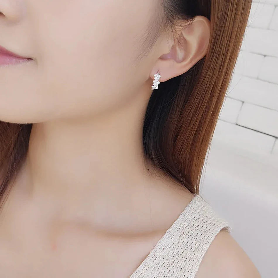 Sparkling Crystal Floral Silver Stud Earrings – Elegant & Timeless