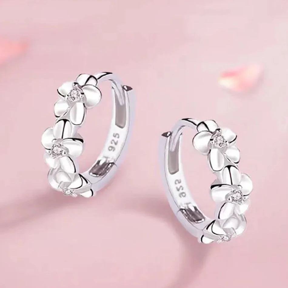 Sparkling Crystal Floral Silver Stud Earrings – Elegant & Timeless